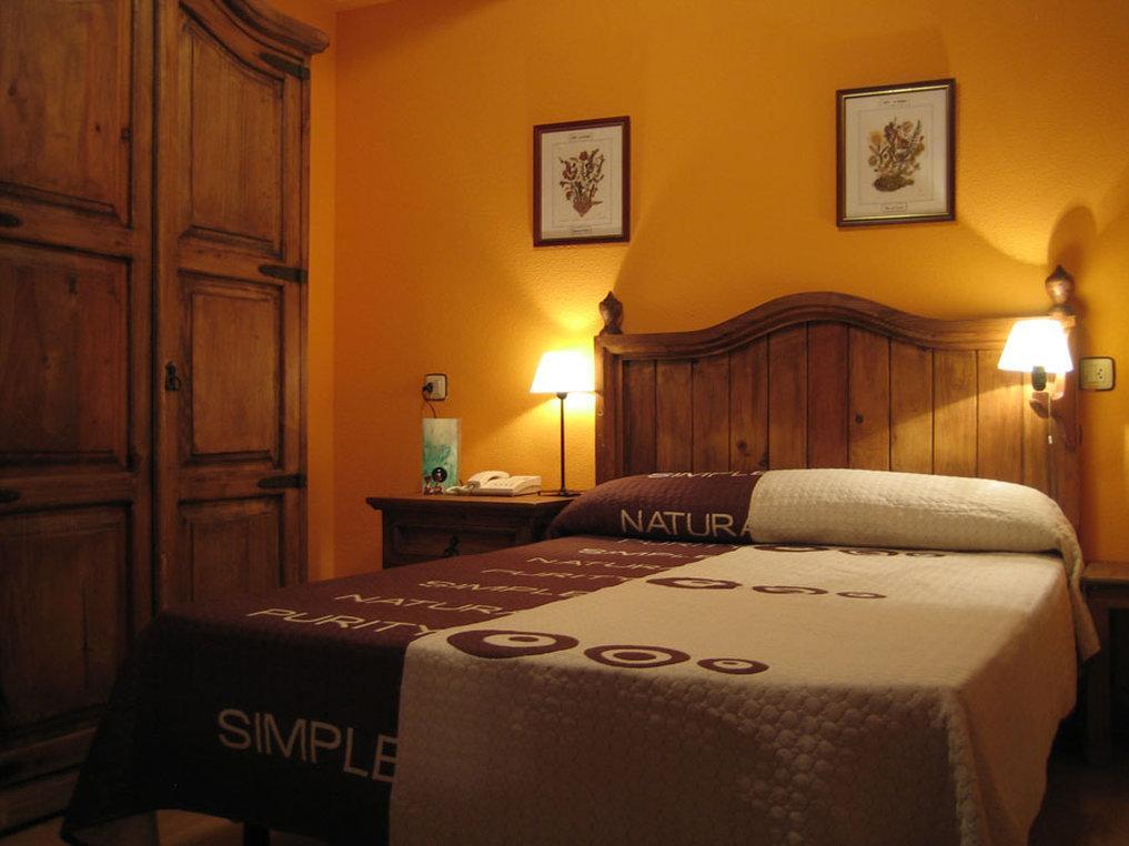 Hospedium Hotel Posada De La Luna Huesca Buitenkant foto